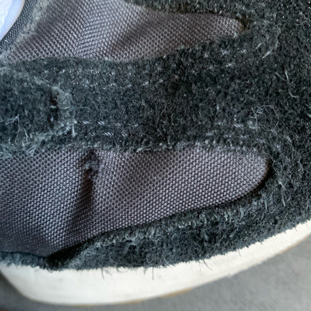 New Balance 327 size 7 1/2 sneakers - Picture 4 of 9